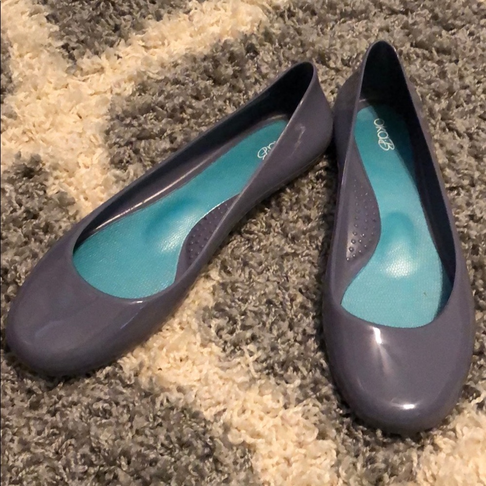 Oka-B Flats